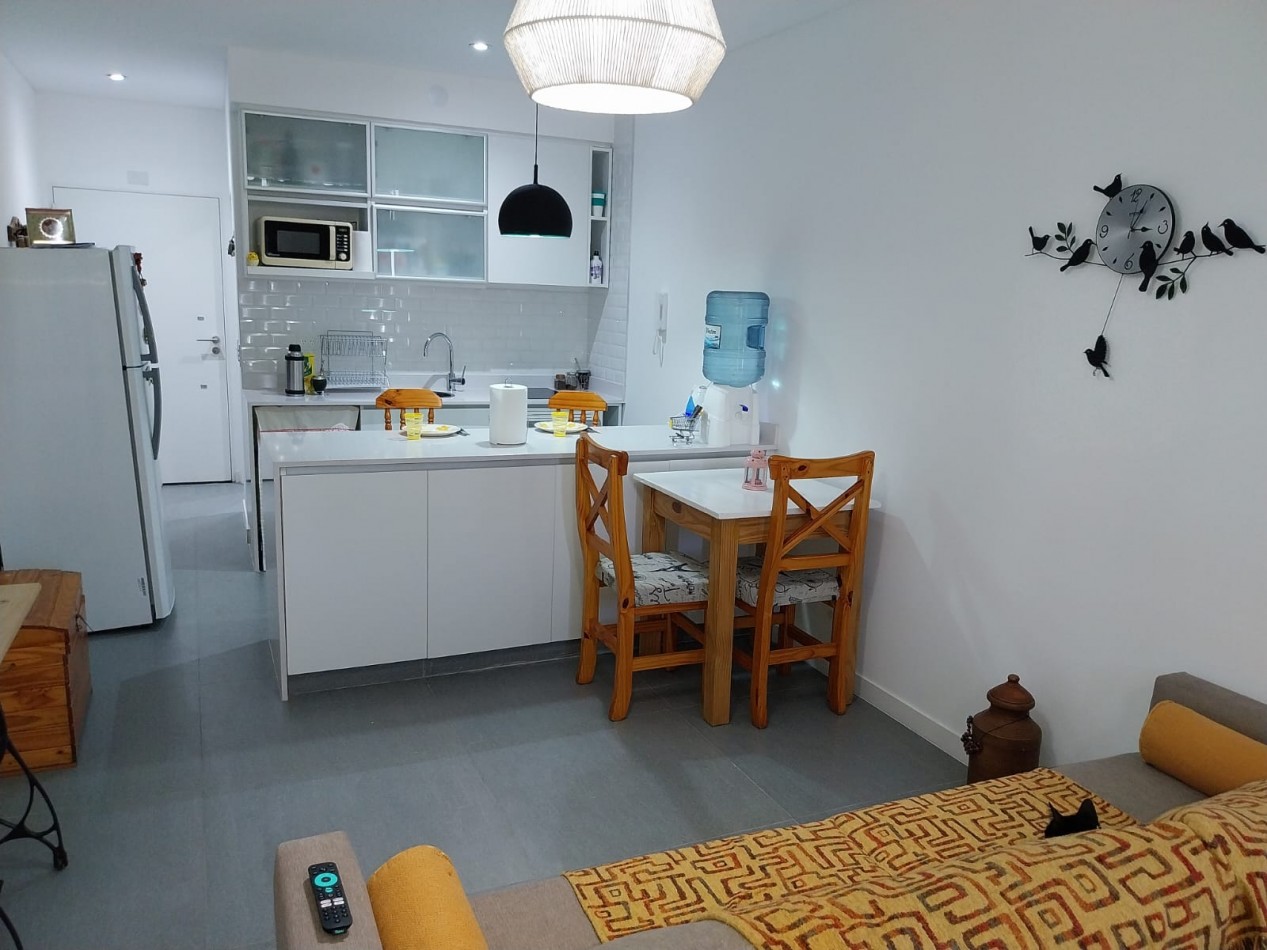 Alquiler Temporario Monoambiente c/Balcon y Cochera Propia, Montañeses 2300, Belgrano. 