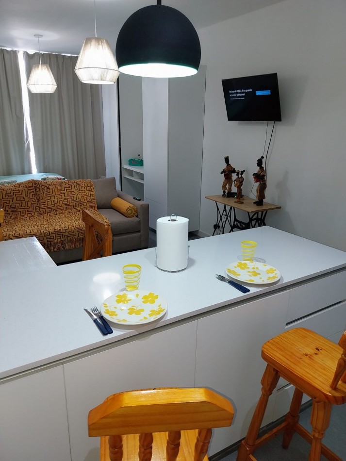 Alquiler Temporario Monoambiente c/Balcon y Cochera Propia, Montañeses 2300, Belgrano. 