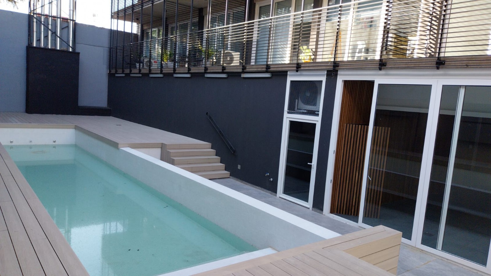 Alquiler Temporario Monoambiente c/Balcon y Cochera Propia, Montañeses 2300, Belgrano. 