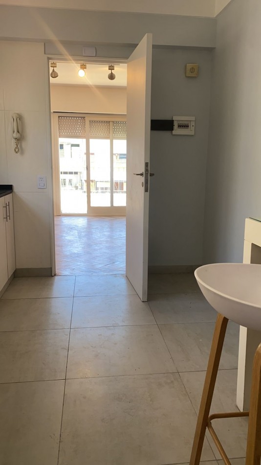 Alquiler Temporario 4 Ambientes c/dep y Baulera, Avellaneda 2000, Flores
